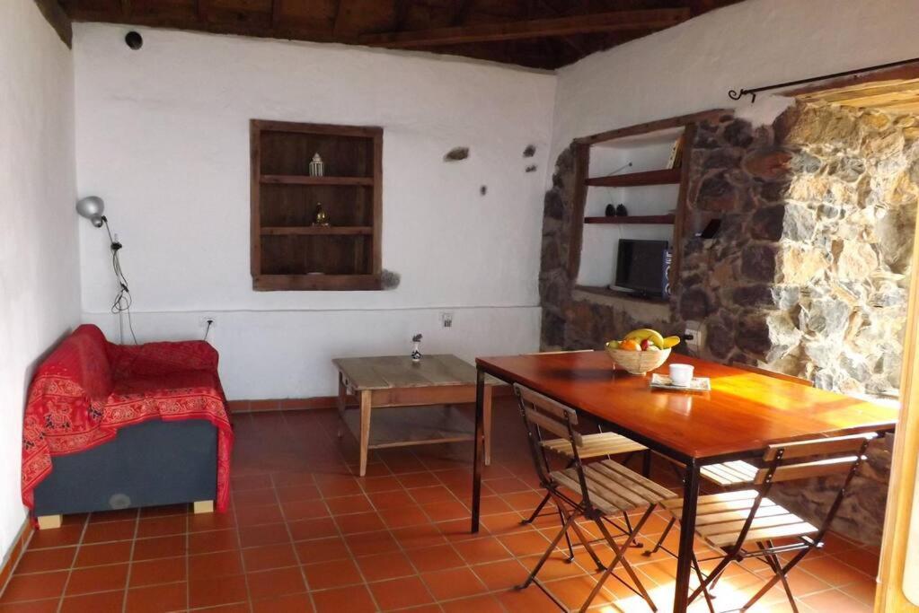 Casita En El Campo Con Vista Al Oceano Tijarafe